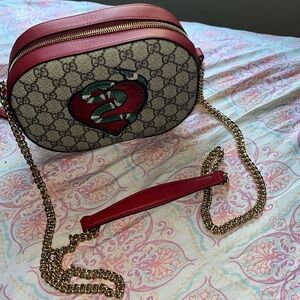 Gucci Supreme Snake Heart Patch
Bag - Limited Edition